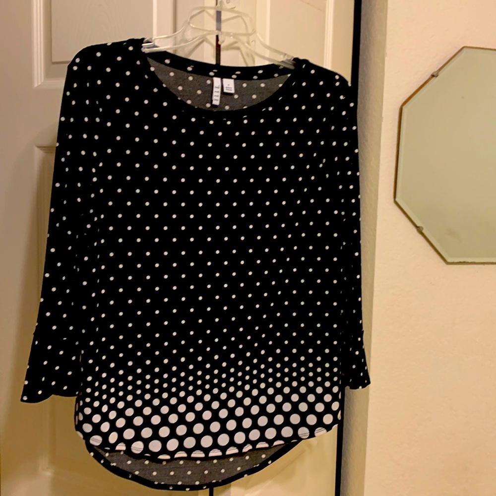 Long sleeved, Elle shirt, ombré polka-dots Size Small, never worn